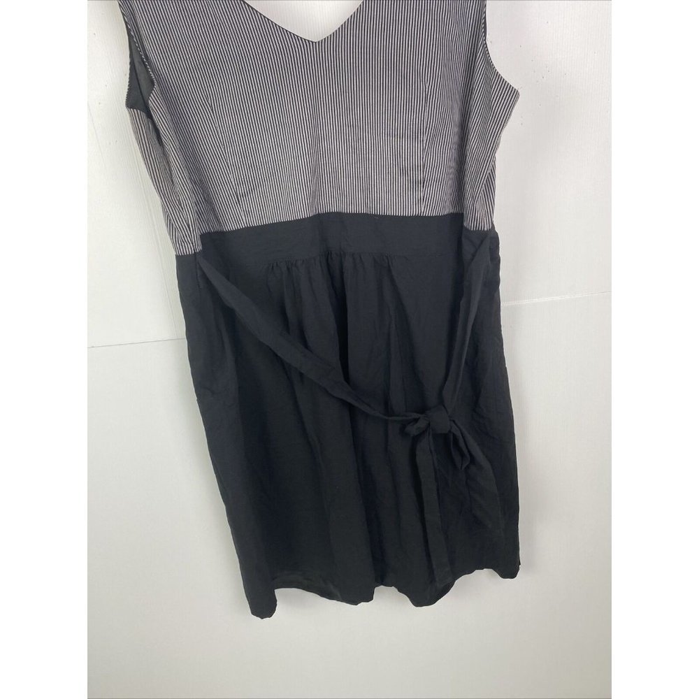 City Chic Size M Womens Pencil Dress Black Silver Pin Striped Bust Ruffle Button - Picture 8 of 8